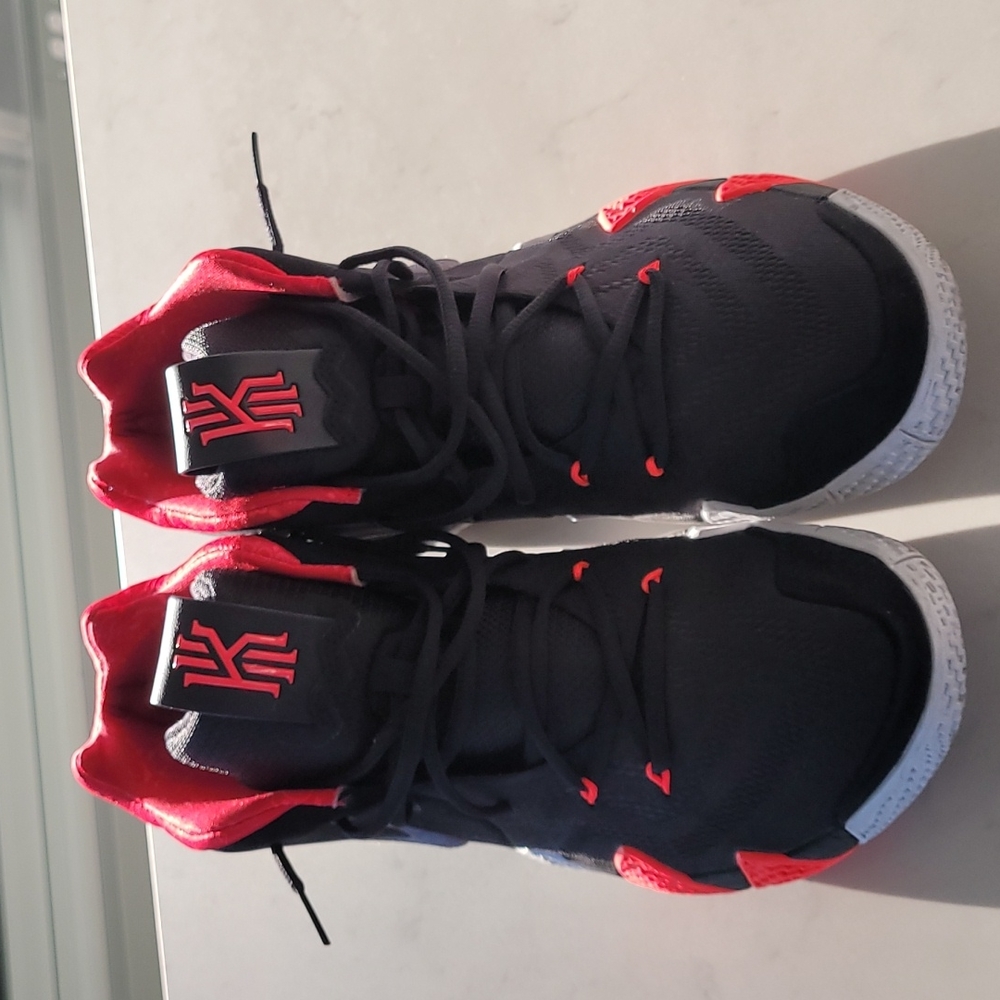 Kyrie 4 - Picture 2 of 5
